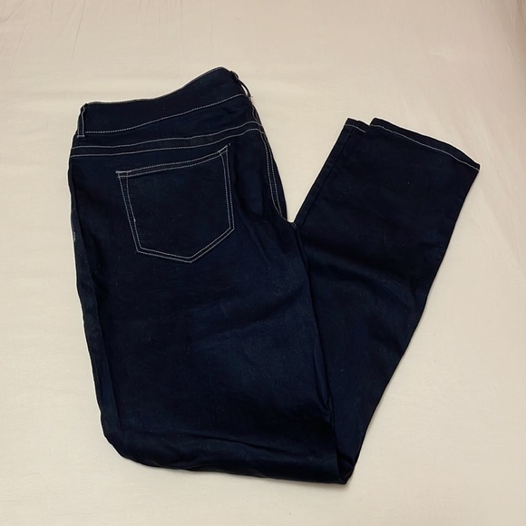 Women’s Jeans - Picture 2 of 3